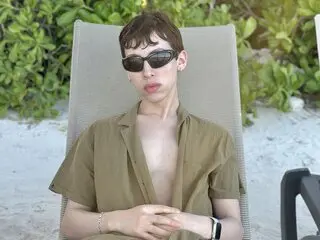 DylanNewell naked chatte